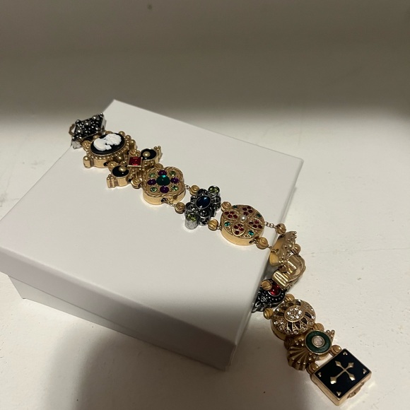Elegant Gold and Black Women's Bracelet - Picture 3 of 5